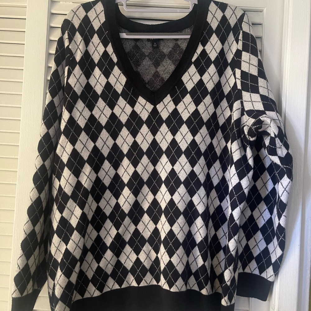 Torrid Black and White V-Neck Sweater Argyle Pattern